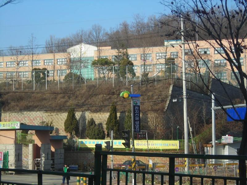 보산초교