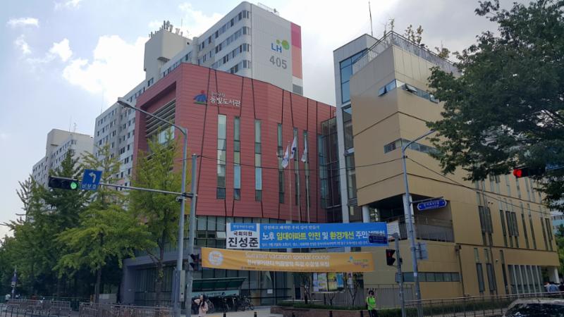 강서구립등빛도서관이 있습니다