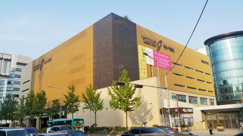 발산역 부근에 위치한 대형 웨딩홀입니다