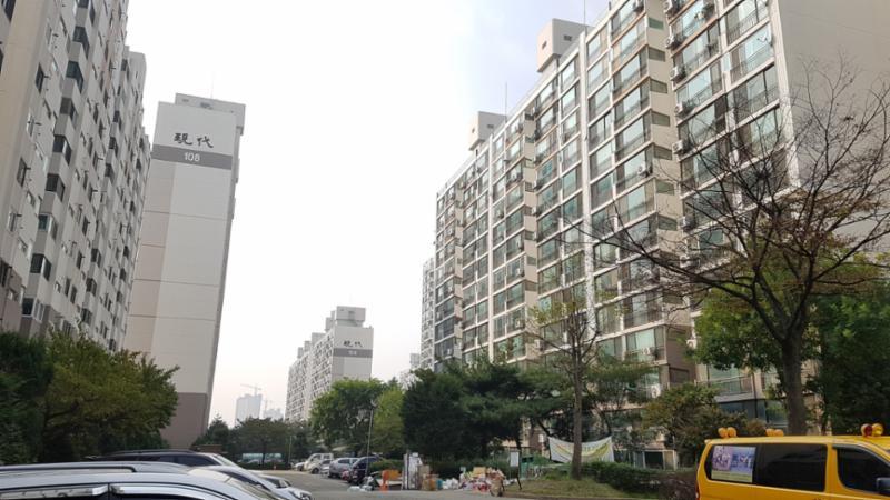 1992년에 입주한 단지임에도 불구하고 단지 외관이 깨끗하게 관리되고 있는 편이에요