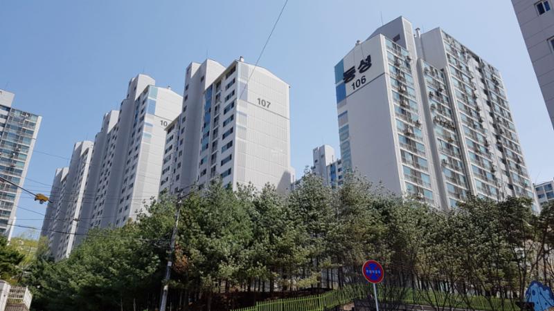동성1차 단지전경 모습이에요