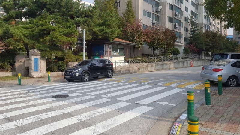 봉우마을주공5단지 단지 정문이에요