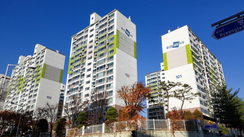 101동,103동,106동 남수원두산 아파트 단지전경 이에요
