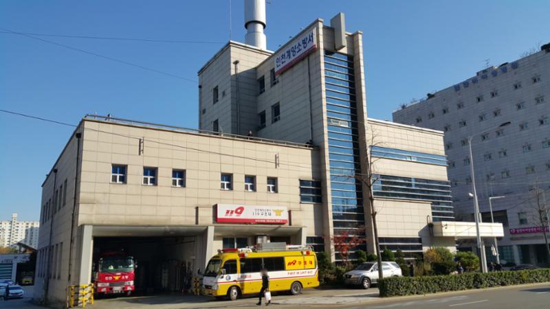 단지 주변에 소방서가 가까이에 위치해 있어 화재발생 시 좀 더 안전하고 빠른 대처가 가능하기 때문에 큰 사고를 줄일 수 있습니다