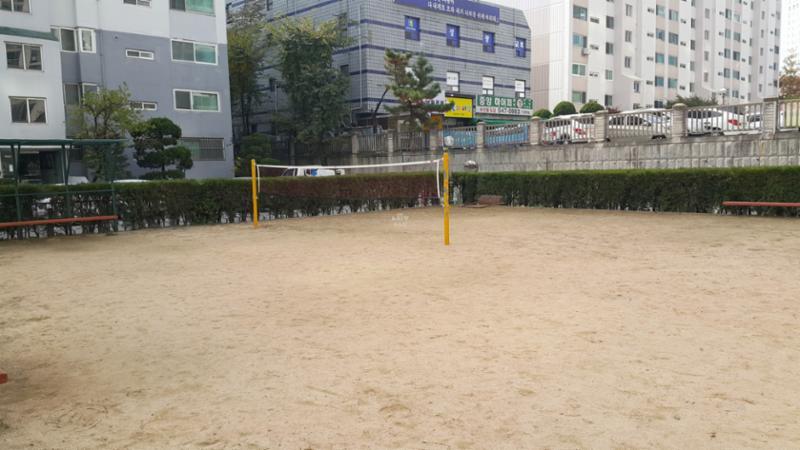 단지 내 체육시설이에요