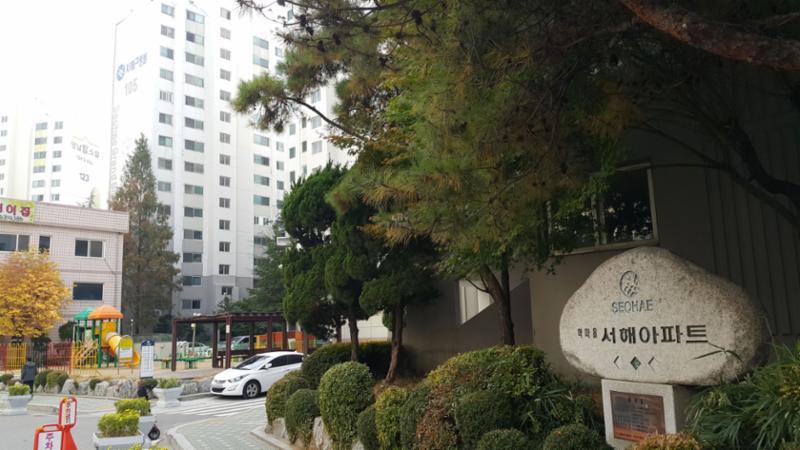 단지 전경이에요 총 1,261세대 총 12개동 최고 18층으로 이루어진 단지이며 정문, 후문을 통해 진입이 가능하며, 임학역이 바로 인접하여 편리하게 이용할 수 있어요