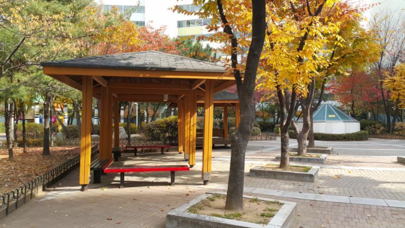 단지 내부에 위치한 휴게시설이에요