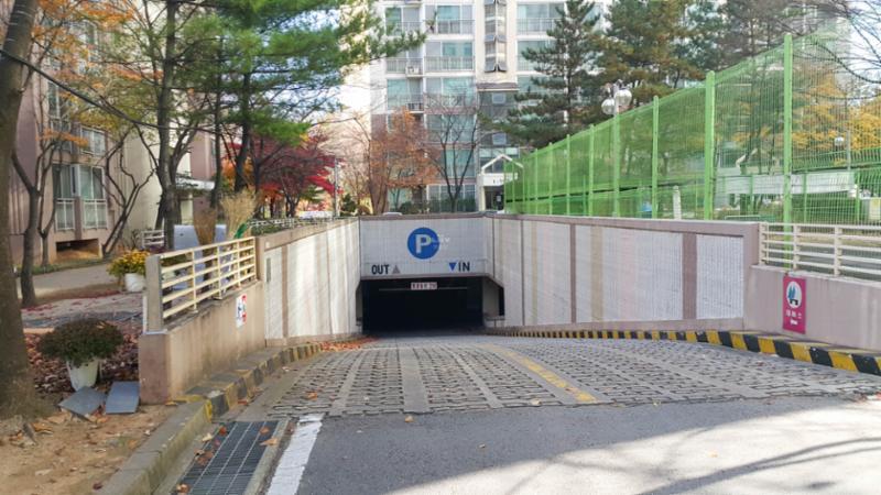 단지 지하주차장이에요