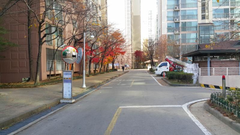 삼산주공미래타운1단지 내 도로 입니다