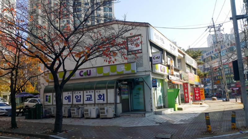 단지 내에 위치하고 있는 상가에요
