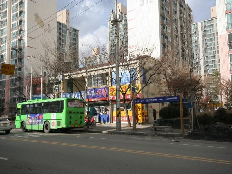 버스정류소(정문앞)