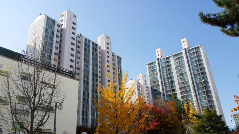 삼산주공미래타운4단지는 총 946세대, 총 동수 12동, 최고층 22층 규모의 단지이며 난방방식은 지역난방(열병합)을 사용하고 있는 단지에요
