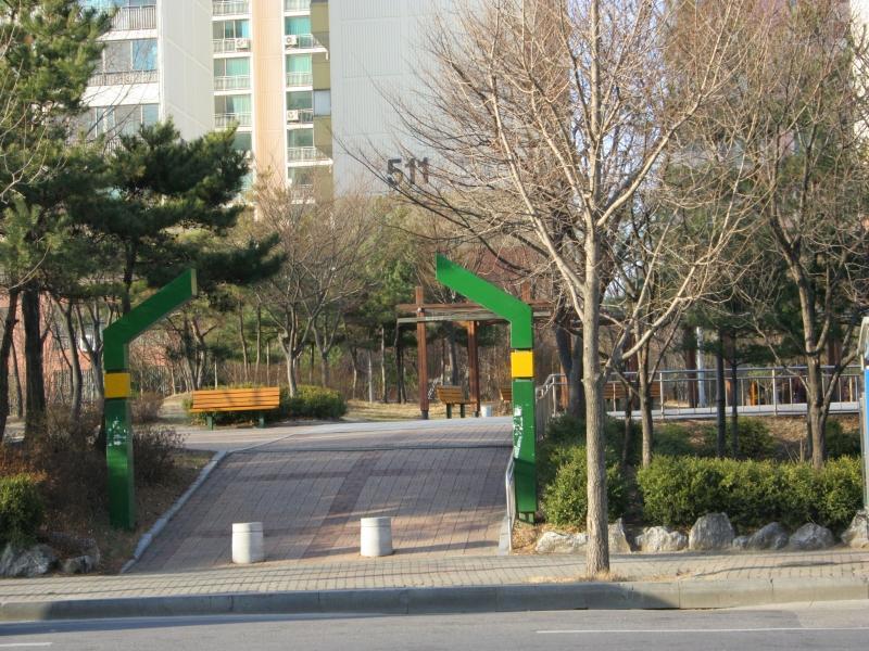 부출입구
