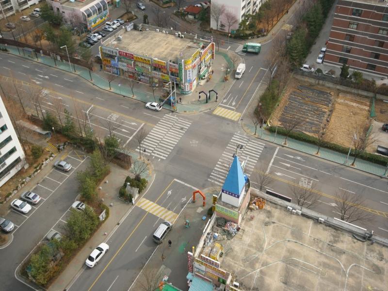 정문앞전경