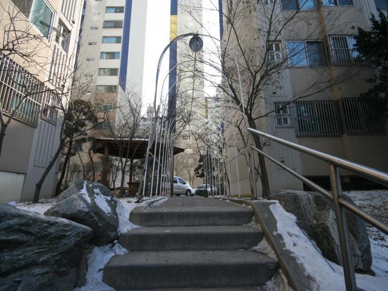부출입구
