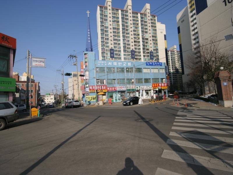 정문앞도로