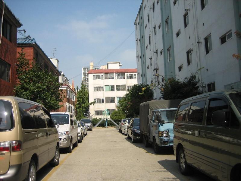 단지내부를 연결하는 단지 내 도로 입니다