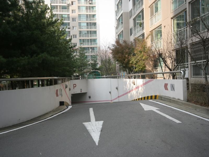 지하주차장입구
