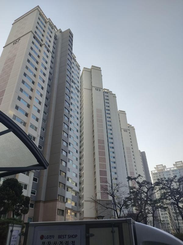 김김김