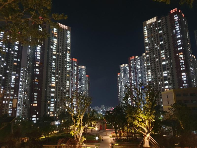 륭