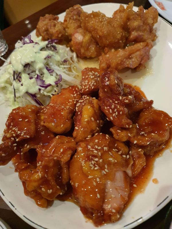 둘둘 치킨에 왔어요.^^ | KB부동산