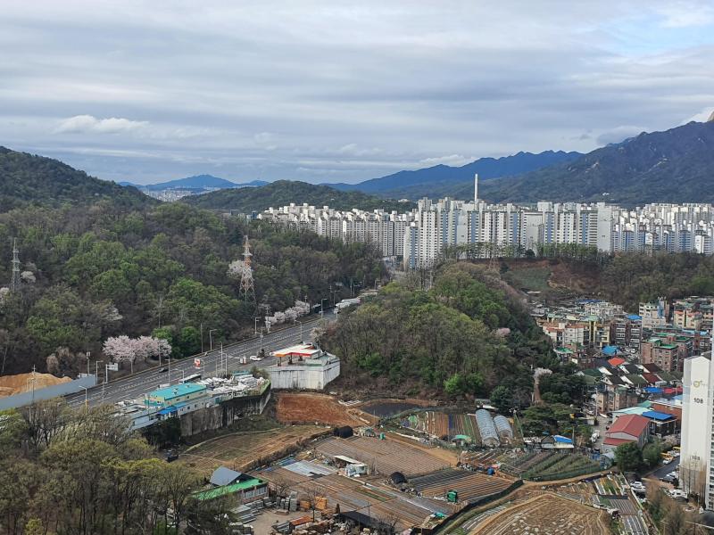 KIAM YI